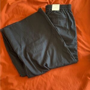 Banana Republic women’s black wide leg cropped linen pant